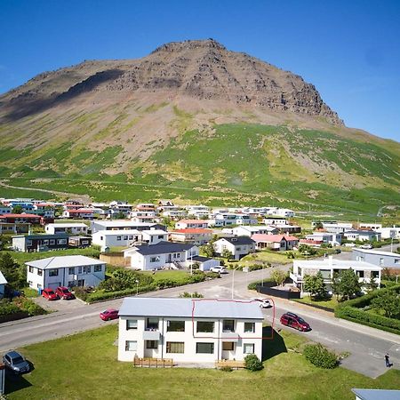 Apartment With Amazing Mountain View Bolungarvík 外观 照片