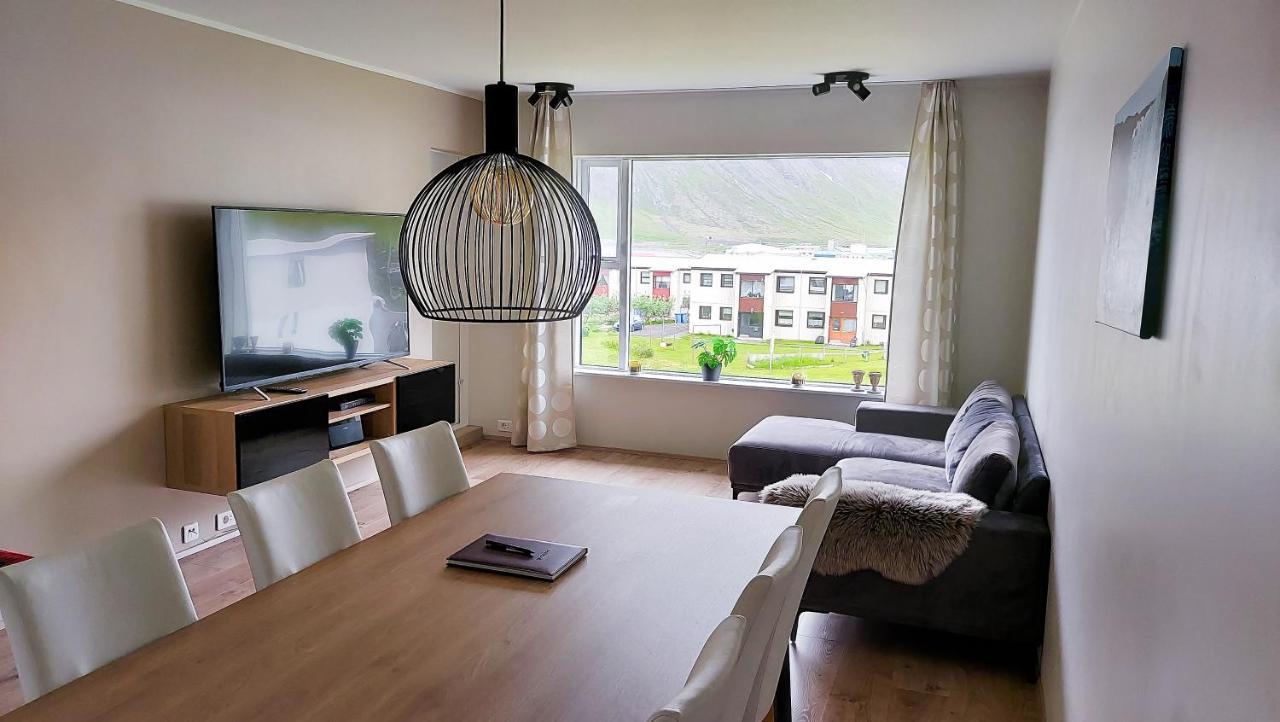 Apartment With Amazing Mountain View Bolungarvík 外观 照片